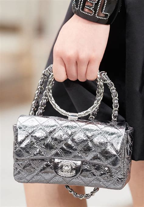 chanel shopping bag 2020.